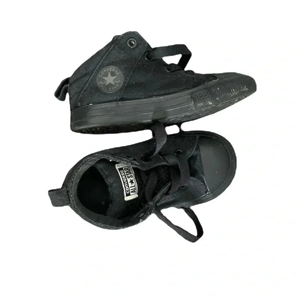 Converse size 8 toddler - Picture 1 of 5